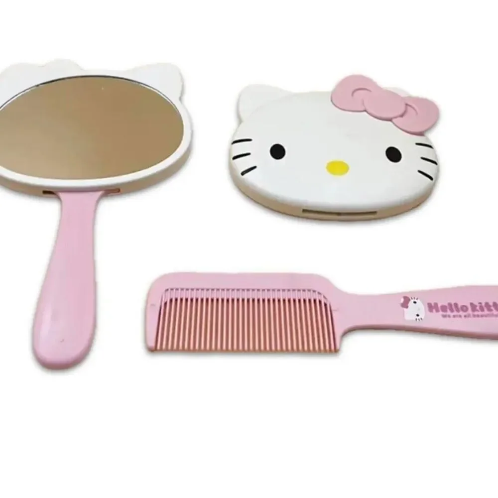 Sanrio Pink and White Tools-and-brushes